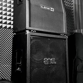 Ändy Warga | Proberaum | ENGL E 412 PRO XXL Cabinet (4x12“ Celestion V30), Line6 Cabinet (4x12“ Celestion V30)
